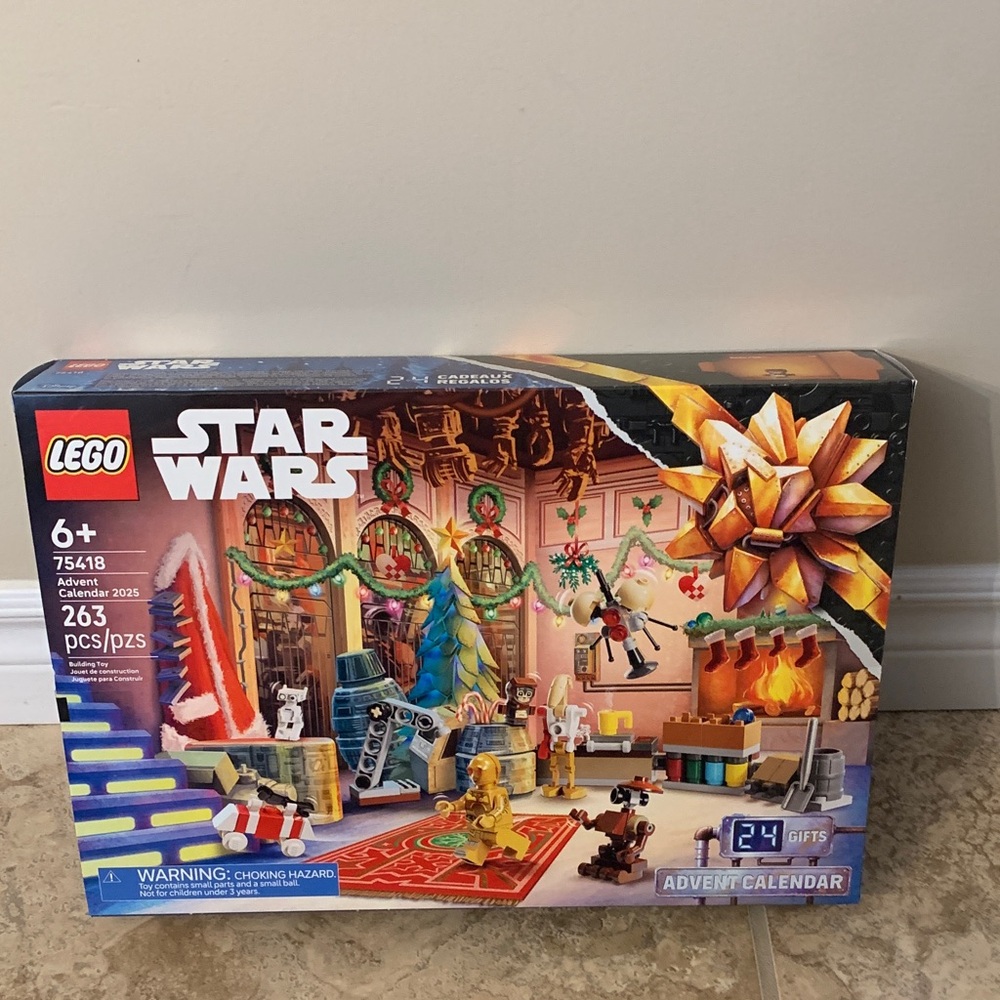 Last one!!!  NEW Star Wars Advent Calendar Holiday Christmas 75418 - 263 pieces